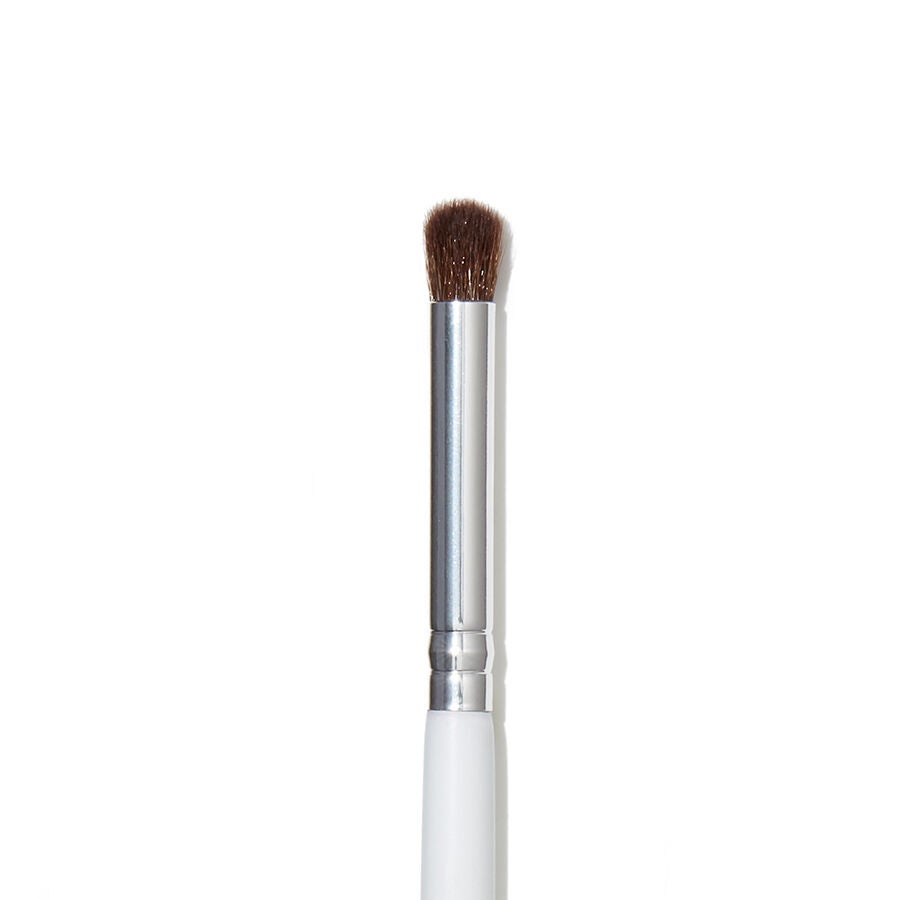 eye-crease-brush-d8 1823_EyeCreaseBrush_Macro.jpg