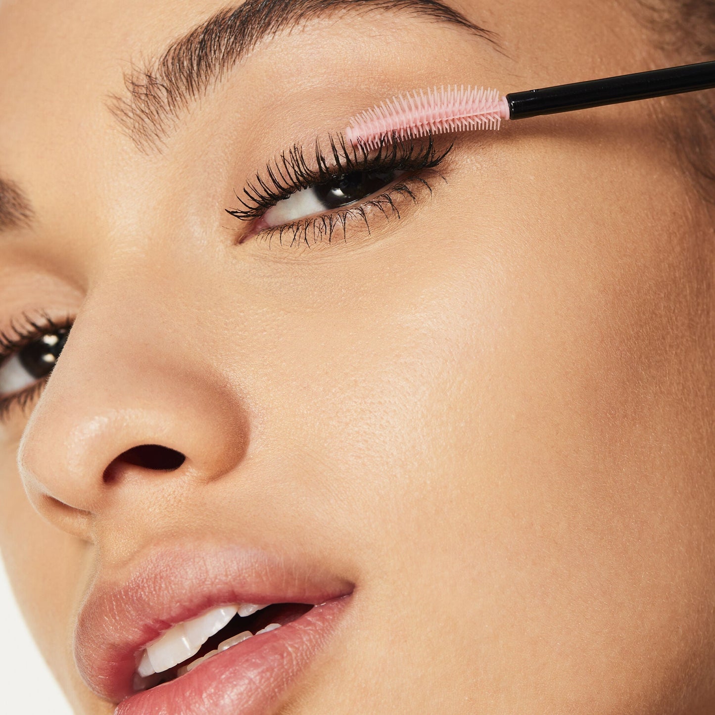lash-n-roll-mascara-b6 052322_Adriana_LashRoll-After-Black_069_IGF_V2.jpg