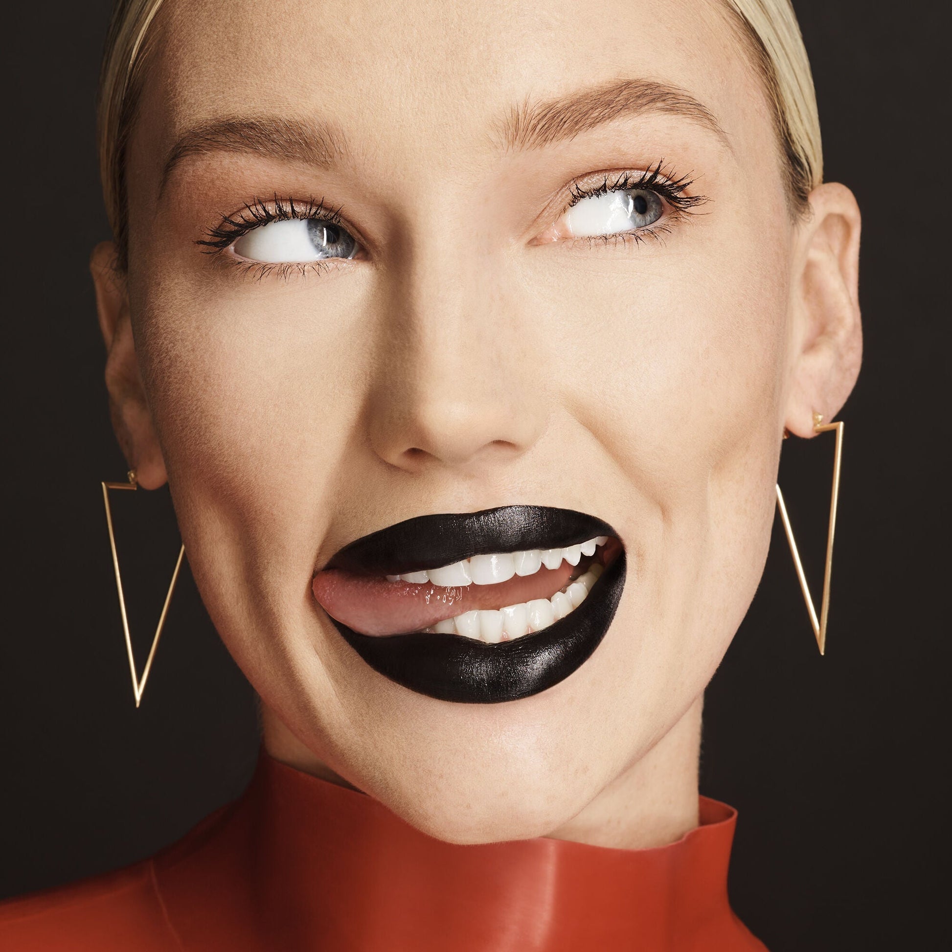 o-face-satin-lipstick-n4 071222_MD_Look4_0124_FINAL_RGB_IGF.jpg