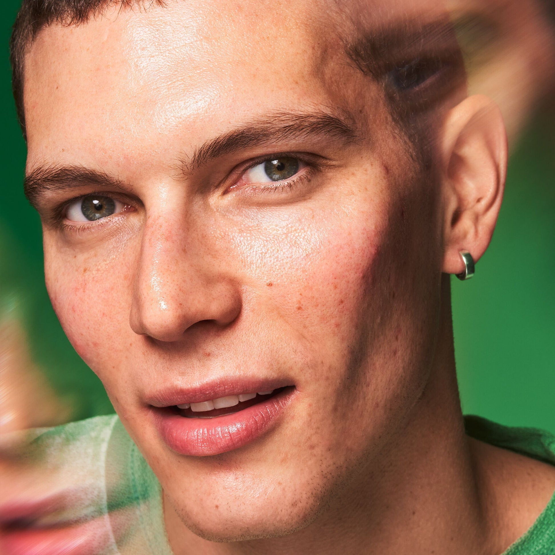 plz-clarify-facial-oil-g7 100924_SKIN_Jean_PlzC_EndLook_0036_v1_RGB_IGF.jpg
